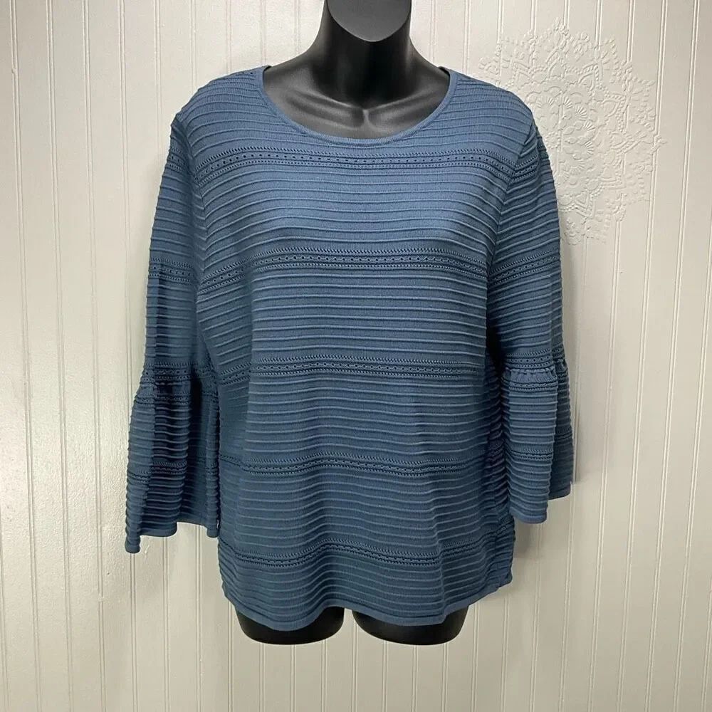 WHITE HOUSE BLACK MARKET Top